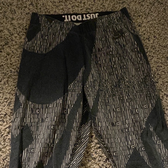 Nike leggings - Picture 1 of 2